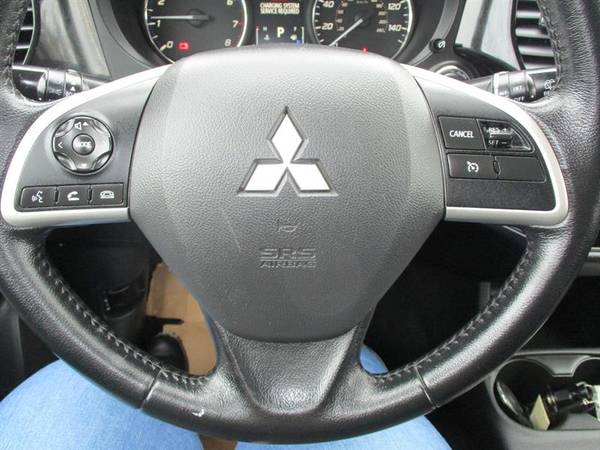 2014 Mitsubishi Outlander SE S-AWC - - by dealer for sale in Somersworth , NH – photo 19
