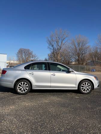 2014 Volkswagen Jetta SE - cars & trucks - by owner - vehicle... for sale in Cottage Grove, WI – photo 6