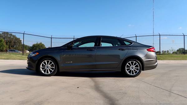 2017 Ford Fusion Hybrid SE - cars & trucks - by owner - vehicle... for sale in Waco, TX – photo 2