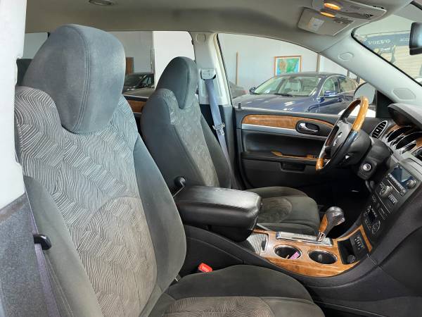 2008 Buick Enclave CX - - by dealer - vehicle for sale in Springfield, IL – photo 16