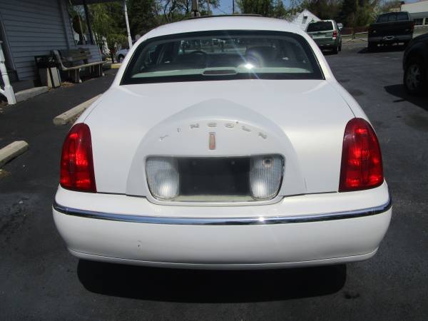 2002 Lincoln Town Car signature - - by dealer for sale in Clementon, NJ – photo 3