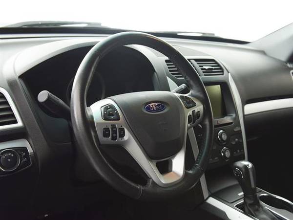 2014 Ford Explorer XLT Sport Utility 4D suv Gray - FINANCE ONLINE for sale in North Babylon, NY – photo 2