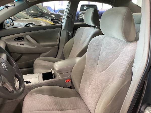 2010 Toyota Camry LE - - by dealer - vehicle for sale in Springfield, IL – photo 7