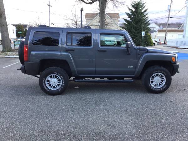 HUMMER H3 - EXCELLENT - cars & trucks - by owner - vehicle... for sale in South River, NY – photo 5