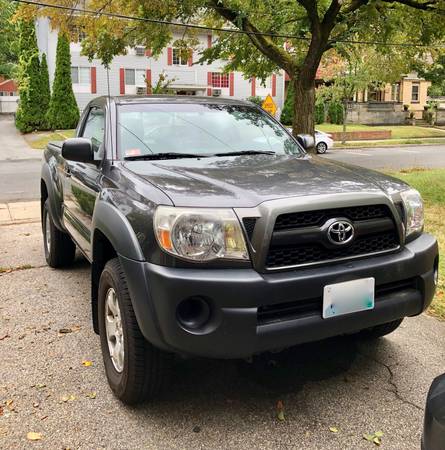 Toyota Tacoma truck/pickup 4x4 for sale in Providence, RI – photo 2