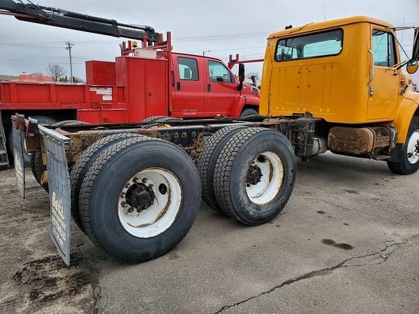 2000 INTERNATIONAL 4900 Cab & Chassis RWD - - by for sale in Wadena, ND – photo 4