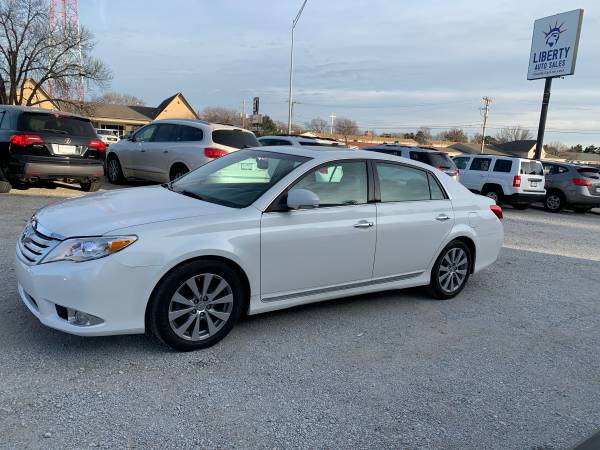2011 TOYOTA AVALON - cars & trucks - by dealer - vehicle automotive... for sale in Lincoln, NE – photo 3