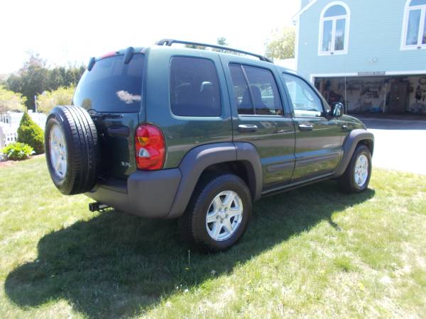 JEEP LOW MILES LIBERTY 4X4 2003 105 K MILES - - by for sale in Middleton, MA – photo 3