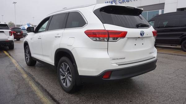 2019 Toyota Highlander Hybrid XLE - cars & trucks - by dealer -... for sale in Milford, OH – photo 4