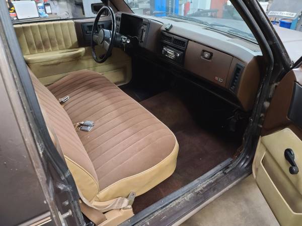Rust Free 1986 S10 - cars & trucks - by owner - vehicle automotive... for sale in Watertown, WI – photo 14
