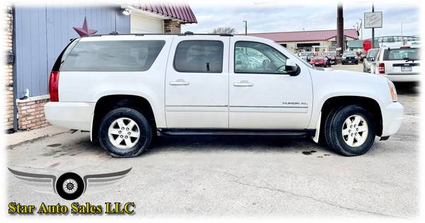 2011 GMC Yukon XL SLT - - by dealer - vehicle for sale in Rochester, MN – photo 6