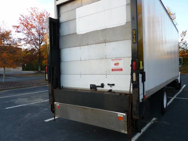 2002 International 4700 AUTO 24' Box Truck 7.3L PowerStroke Liftgate... for sale in Duluth, GA – photo 9