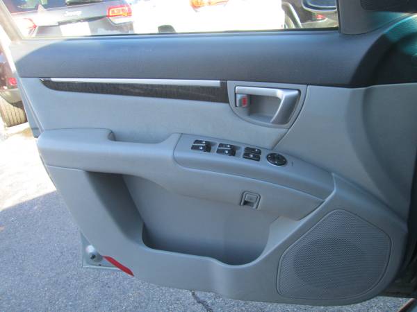 2009 HYUNDAI SANTA FE GLS AWD V6 LOADED VERY CLEAN - cars & trucks -... for sale in East Providence, RI – photo 20