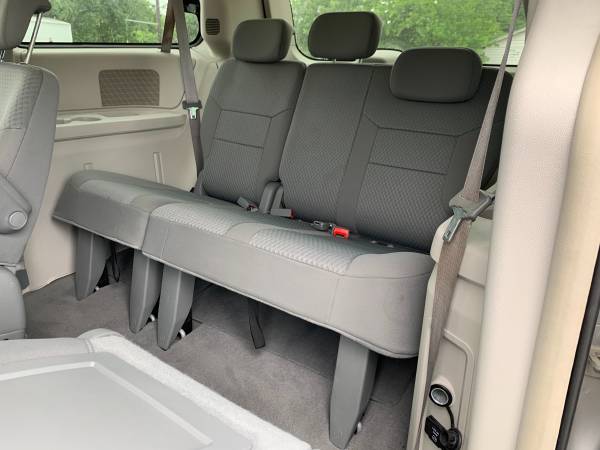 2010 Chrysler Town & Country Touring (3rd Row Seat) for sale in San Antonio, TX – photo 6