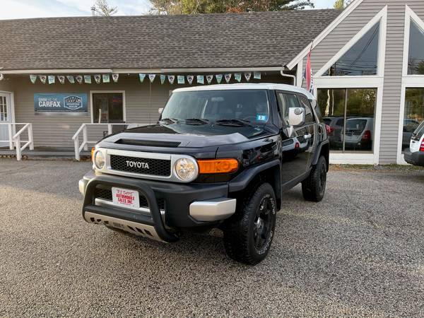 2007 TOYOTA FJ CRUISER LOW MILES WARRANTY INSPECTED - cars & trucks... for sale in North hampton, NH