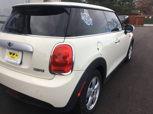 2015 Mini Cooper 2dr Hatchback - cars & trucks - by dealer - vehicle... for sale in Wisconsin Rapids, WI – photo 7