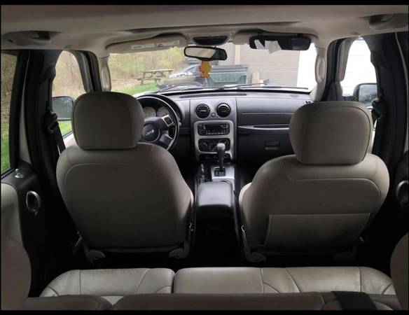 2004 Jeep Liberty 4X4 - cars & trucks - by owner - vehicle... for sale in Germantown, OH – photo 4