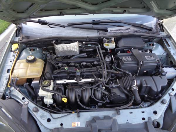 2006 Ford Focus ZX4 SES Sedan - 2 0L Engine, Automatic Transmission for sale in Temecula, CA – photo 17