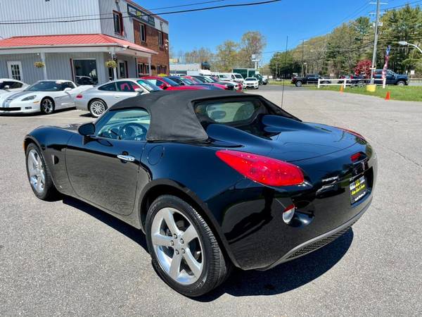 Look What Just Came In! A 2006 Pontiac Solstice with only for sale in South Windsor, CT – photo 15