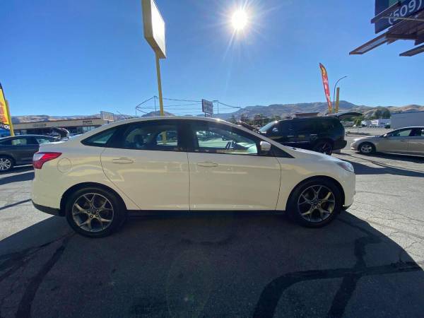 2013 Ford Focus SE 4dr Sedan -ALL CREDIT WELCOME!! - cars & trucks -... for sale in Wenatchee, WA – photo 4
