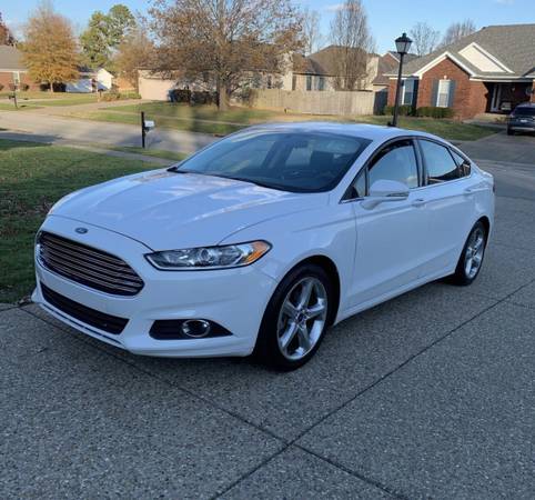 2016 Ford Fusion SE - cars & trucks - by owner - vehicle automotive... for sale in Louisville, KY