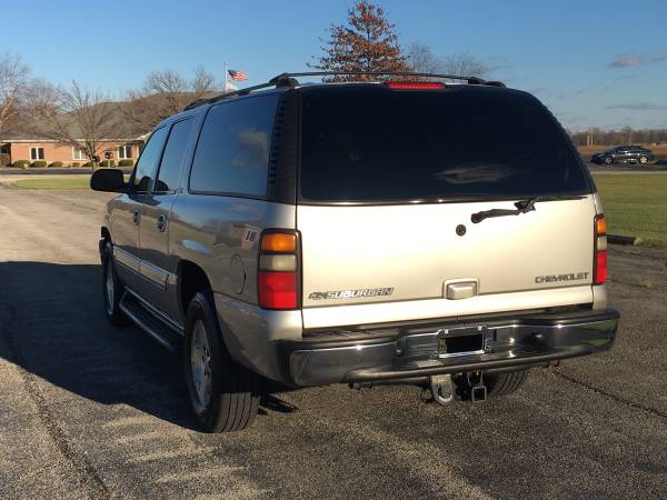 2004 Chevrolet Suburban 2 wheel drive 3rd Row No Rust $6450 - cars &... for sale in Chesterfield Indiana, IN – photo 7