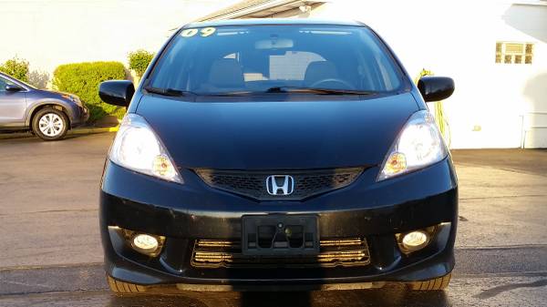 2009 Honda Fit SPORT (FREE CARFAX! RUNS AND DRIVES LIKE NEW! - cars for sale in Rochester , NY – photo 3