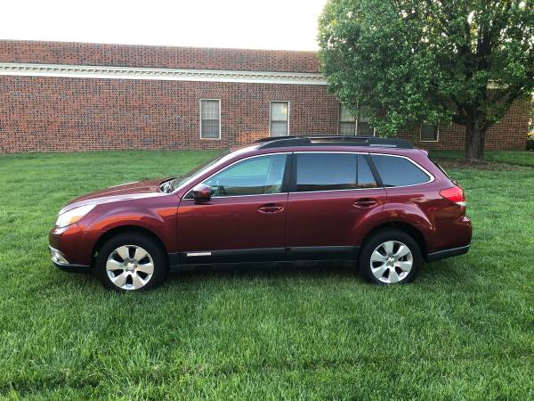 2011 SUBARU OUTBACK LIMITED EXCELLENT CONDITION 1 OWNER - cars & for sale in Charlotte, NC – photo 8