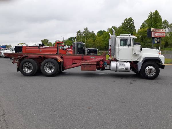 2003 MACK RD688S - 300 Trucks and Trailers In Stock for sale in Coopersburg, PA – photo 3