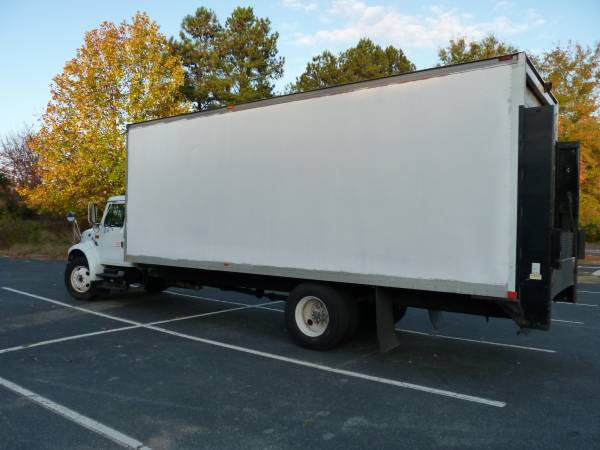2002 International 4700 AUTO 24' Box Truck 7.3L PowerStroke Liftgate... for sale in Duluth, GA – photo 7