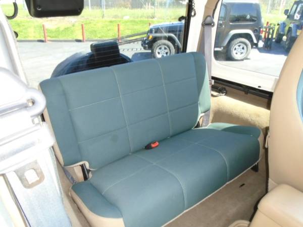 2002 Wrangler Sahara 93k, 2 Owner, Auto Cold AC Cruise an easy 10 for sale in Maplewood, MO – photo 15