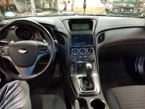 2015 Hyundai genesis coupe for sale in Xenia, OH – photo 5