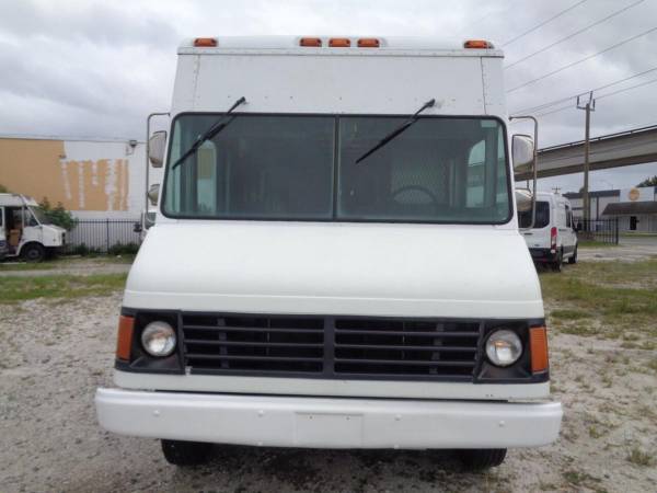 2004 Workhorse STEP VAN FORWARD CONTROL CHASSIS COMMERCIAL VANS... for sale in Hialeah, FL – photo 2