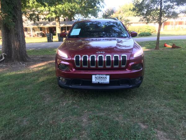 2017 JEEP CHEROKEE LATITUDE SUV! LOW MILES! ONE OWNER! GARAGE KEPT!! - for sale in Little Rock, AR – photo 2