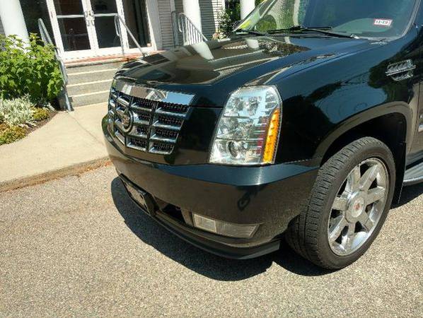 2011 Cadillac Escalade EXT Luxury - EASY FINANCING FOR ALL SITUATIONS! for sale in Holliston, MA – photo 9