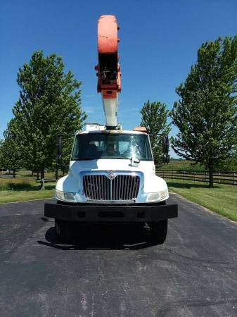 53k Miles 60' Material Handling 2004 International 4300 Bucket Truck for sale in Hampshire, FL – photo 18