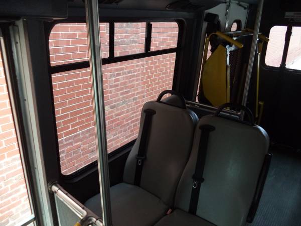 2007 Chevrolet 3500 Handicap Wheelchair Assesessable Mini Bus 85k -... for sale in Chicago, IL – photo 14