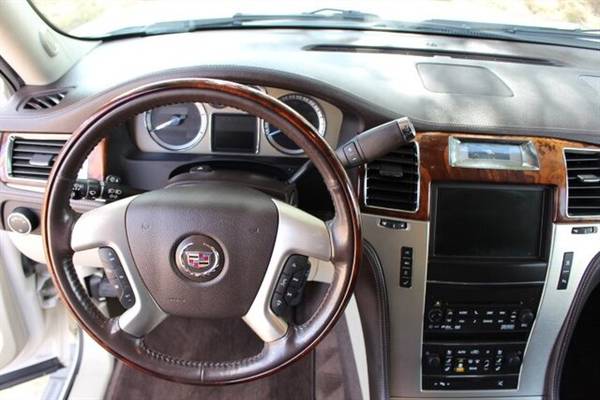 2011 Cadillac Escalade Platinum Edition for sale in Euless, TX – photo 23