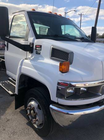 2007 GMC. 4500. Cab/Chassis. - cars & trucks - by owner - vehicle... for sale in Fort Worth, TX – photo 3