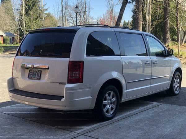 2010 Chrysler Town & Country LWB Touring w/STO-N-GO for sale in Gresham, OR – photo 5