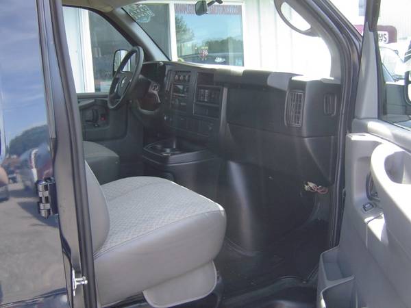 2011 Chevrolet Express Passenger AWD 1500 135 1LT for sale in Waite Park, MN – photo 9