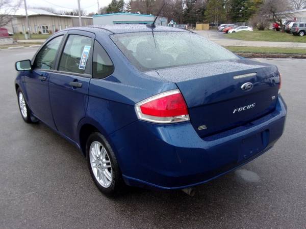 2009 Ford Focus SE 4dr Sedan - - by dealer - vehicle for sale in Waukesha, WI – photo 10