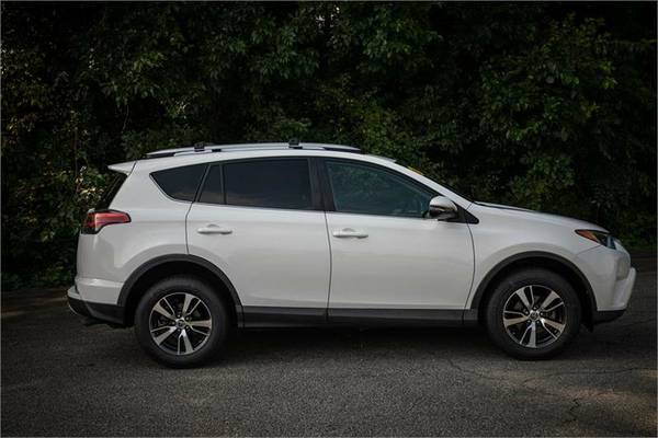 2016 Toyota RAV4 XLE 4x4* LOADED* CLEAN CARFAX* ONE OWNER* for sale in High Point, TN – photo 6