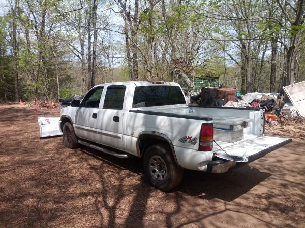 07 Chevy Sierra pickup for sale in New Britain, CT – photo 2