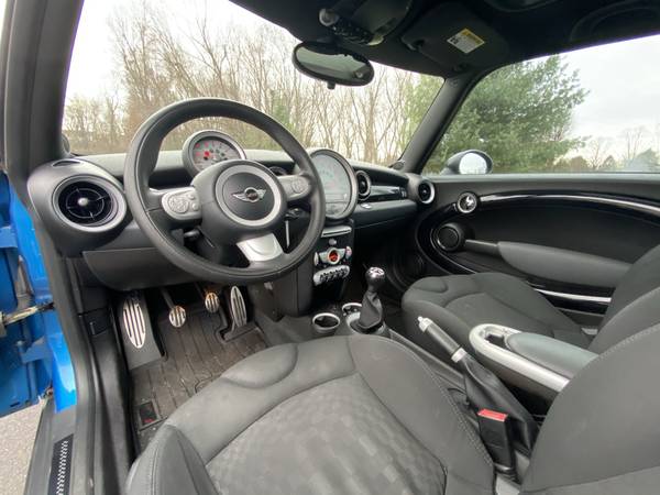 2009 Mini Cooper S"JC WORKS EDITION"-6SPD-HTD SEATS-DUAL... for sale in Agawam, MA – photo 6