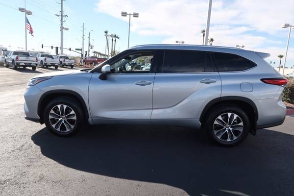 2020 Toyota Highlander XLE - First Time Buyer Programs! Ask Today! for sale in Peoria, AZ – photo 4