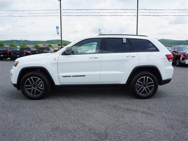 2019 Jeep Grand Cherokee SUV TRAILHAWK - White for sale in Beckley, WV – photo 17