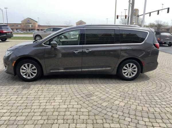 2019 Chrysler Pacifica Touring L Minivan - - by dealer for sale in Bowling Green, MI – photo 23