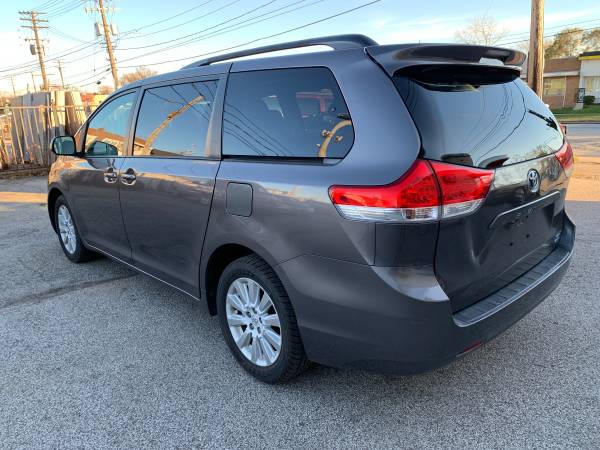 2014 Toyota Sienna LE AWD. WARRANTY!! 1 OWNER!! AWD!! Remote Start!!... for sale in Cleveland, OH – photo 3