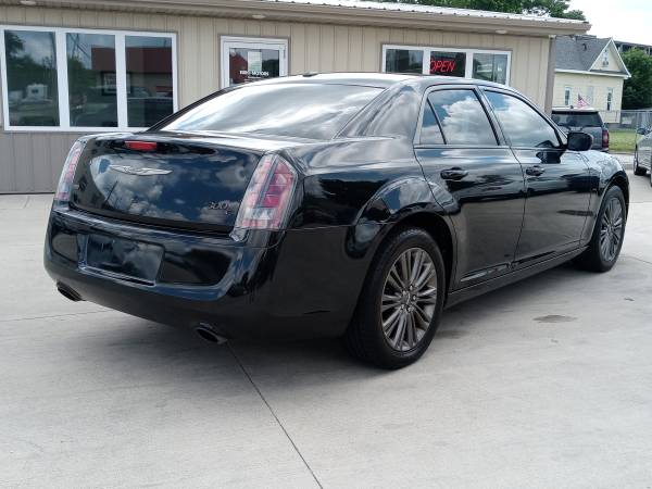 2014 CHRYSLER 300C VARVATOS - - by dealer - vehicle for sale in Champaign, IL – photo 4